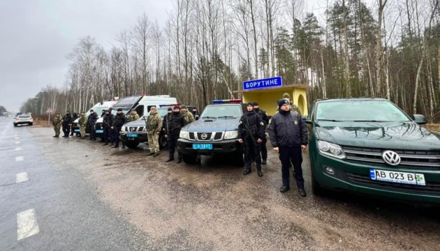 На Житомирщині посилені патрулі цілодобово чергують на кордоні з Білоруссю