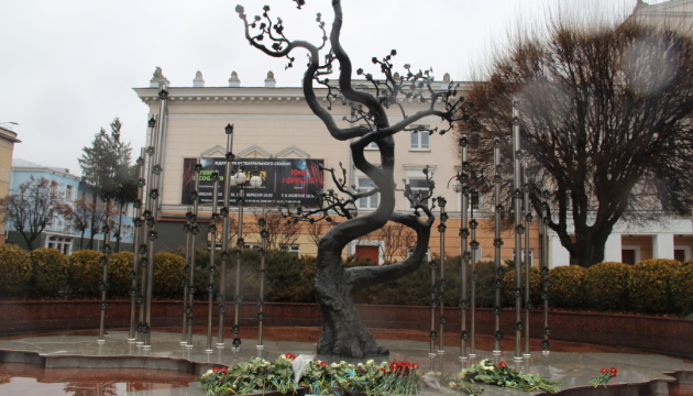 У Вінниці вшанували пам’ять полеглих на Майдані та звершили молебень