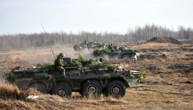 Inteligencia: Rusia ha desplegado más de 92.000 soldados cerca de las fronteras de Ucrania