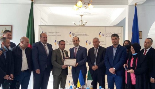 Empresas argelinas interesadas en importar fertilizantes y productos ucranianos