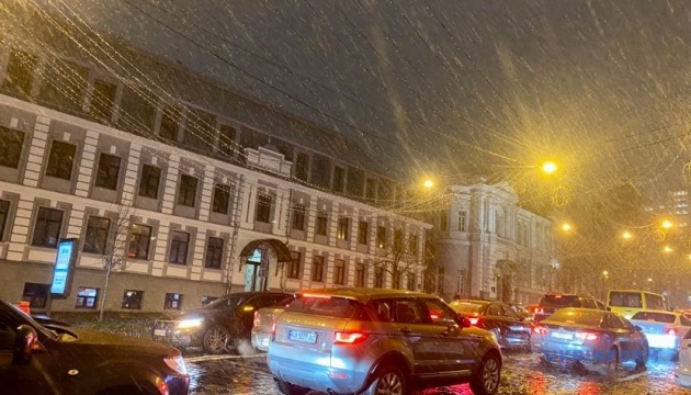 У Києві пішов перший сніг