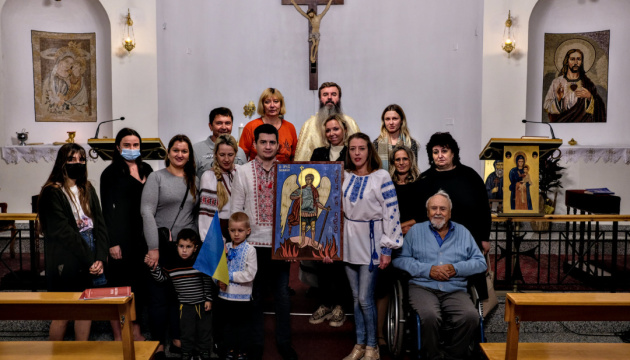 Українська громада Кіпру відзначила День Гідності та Свободи у церкві
