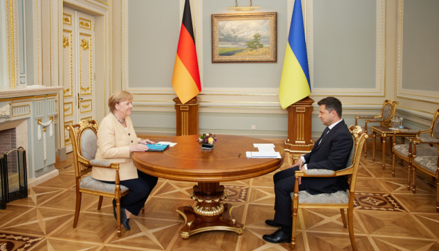 Selenskyj und Merkel sprechen über Sicherheitslage an Grenze zu Ukraine und Migrationskrise