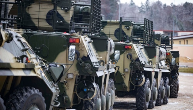 Украинские пехотинцы с новейшими БТРами прибыли на учения в Германию