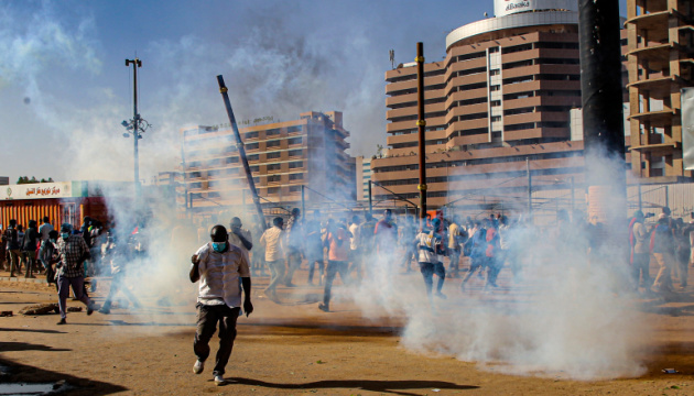 У Судані - знову протести, силовики застосували «сльозогін»