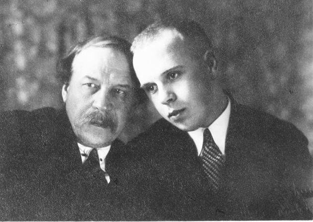 Микола Вороний із сином Марком, 1920-ті рр.