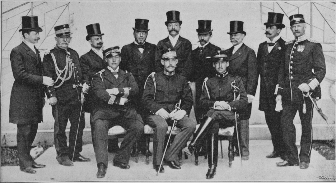 Олімпійський комітет 1896 року. П'єр де Кубертен - 4-й з правого боку