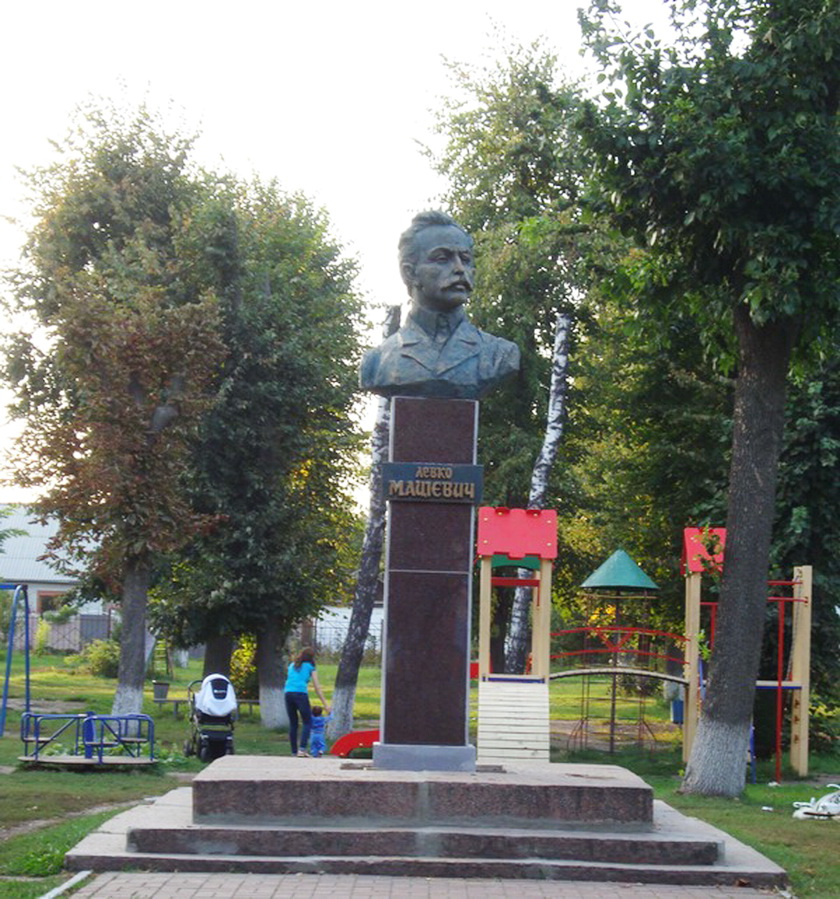 Пам'ятник в Олександрівці