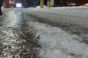 В Одеській області пройшов крижаний дощ, на дорогах ожеледиця