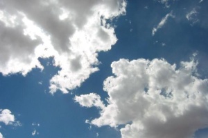 Японські науковці виявили частки мікропластику у хмарах