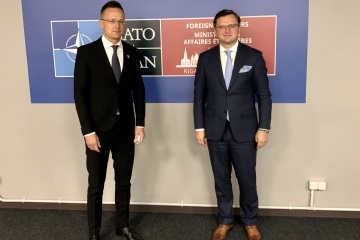 Kuleba se reúne con Szijjártó: La seguridad de Ucrania es la seguridad de Hungría y de todo el flanco oriental de la OTAN