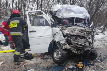 11 Menschen sterben bei Unfall mit Kleinbus in Region Tschernihiw  