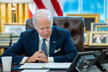 Biden firma una orden sobre sanciones por socavar la soberanía de Ucrania