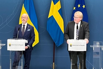 Ministros de Defensa de Ucrania y Suecia discuten las prioridades de la cooperación bilateral