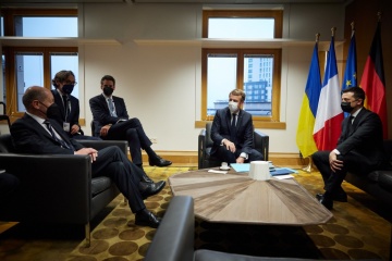 ゼレンシキー宇大統領、独・仏首脳と会談　露に建設的な４国作業の再開を呼びかけ