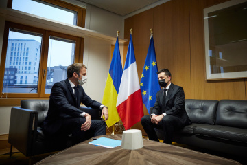 Macron tells Zelensky he declared support for Ukraine in call with Putin