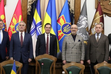 Ukraine's defense minister meets with U.S. congressmen