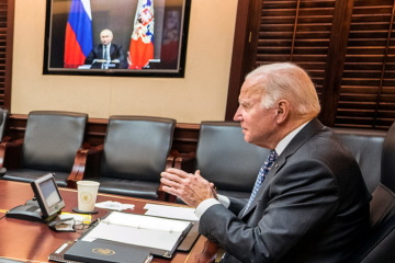 Ukraine : les présidents Biden et Poutine se parleront au téléphone aujourd’hui