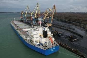 Otras 650.000 t de carbón se transportarán a Ucrania por vía marítima desde EE. UU., Colombia y Australia