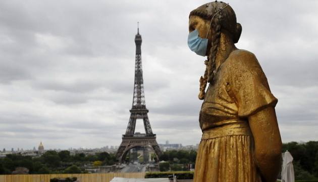 Франція вимагатиме COVID-тест навіть у вакцинованих мандрівників із країн поза ЄС
