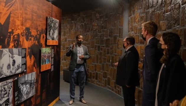 Україномовний аудіогід зазвучав у Меморіалі геноциду у Руанді