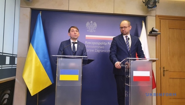 Тверда позиція Заходу може змусити Кремль відмовитись від вторгнення в Україну - МЗС Польщі