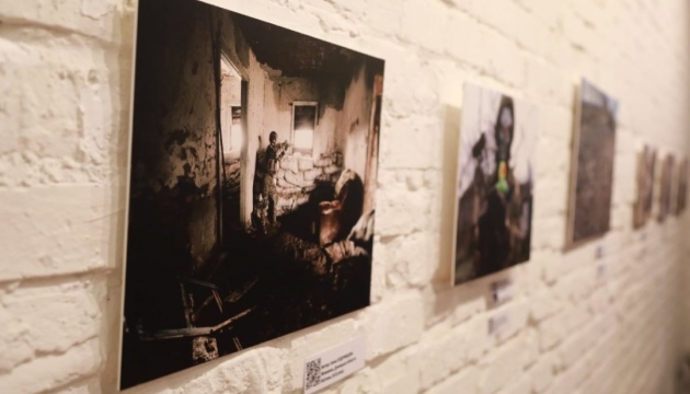 Український дім у Варшаві запросив на відкриття фотовиставки «13 ракурсів війни»