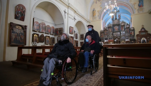 У Львові церкву-музей облаштували гідравлічним пандусом