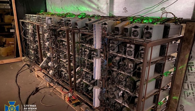 Під Києвом викрили криптоферму, яка «намайнила» електрики на 3,5 мільйона