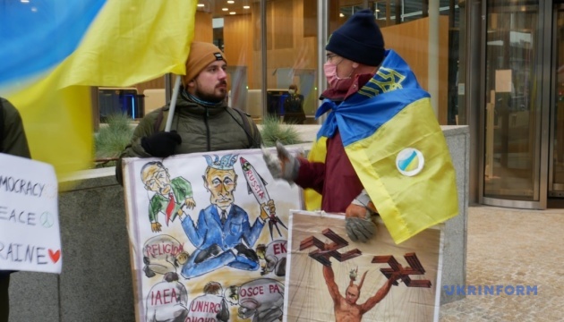 У Брюсселі діаспора та студенти вимагали зупинити російську агресію проти України