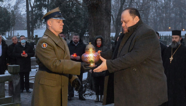 Стефанчук в Варшаве почтил память жертв Голодомора и воинов армии УНР