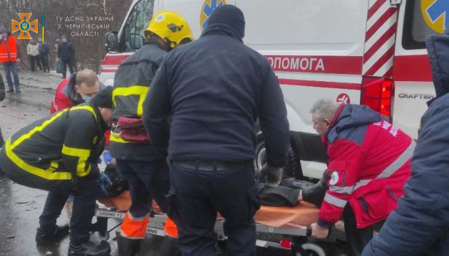 Усі травмовані в ДТП на Чернігівщині - у тяжкому стані, серед них є дитина