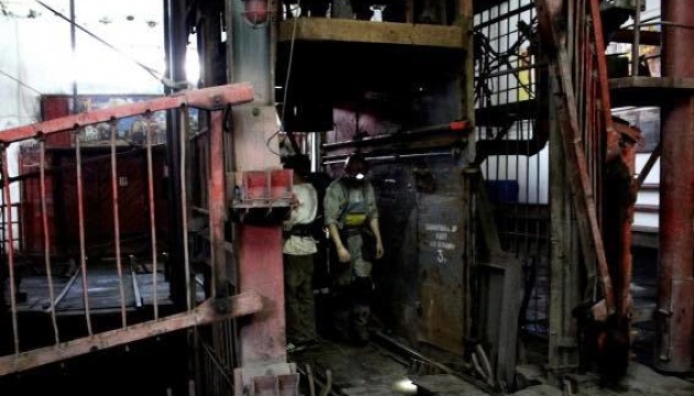 Подземный протест и перекрытие дороги: шахтеры на Львовщине требуют зарплату