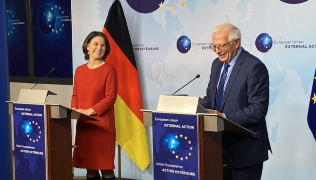 Високий представник ЄС та глава МЗС Німеччини висловили солідарність з Україною