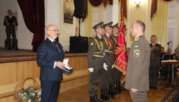 Резніков нагородив військових з нагоди 25-ї річниці Сухопутних військ ЗСУ