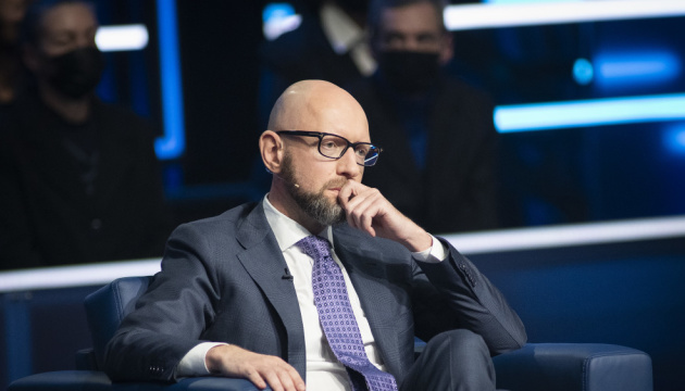 Arseniy Yatsenyuk urges NATO and the free world countries to supply fighter jets and MANPADS to Ukraine