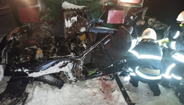 Біля Франківська на переїзді потяг зіткнувся з авто, двоє загиблих