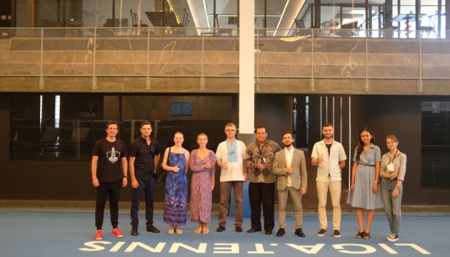 В Індонезії посол познайомився з представниками української громади у провінції Балі