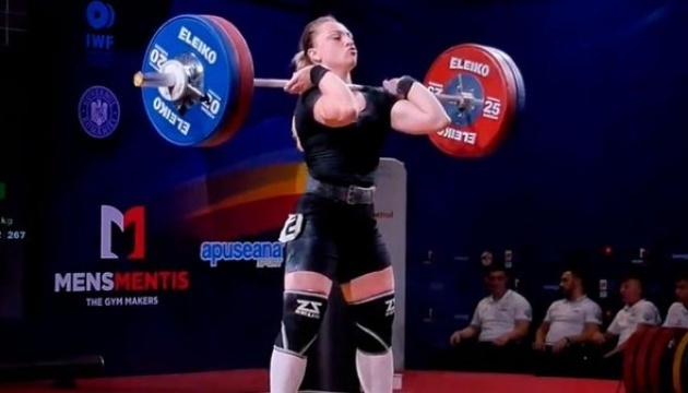 Алина Марущак выиграла «золото» чемпионата мира по тяжелой атлетике