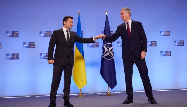 Зеленский – после разговора с генсеком НАТО: Политика открытых дверей остается неизменной