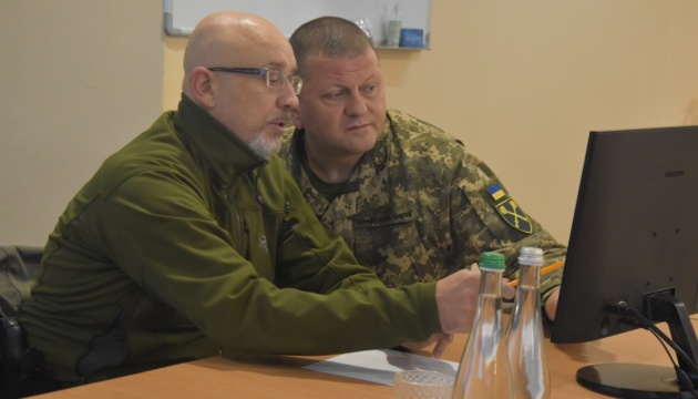 Reznikov: Ya funciona el proyecto británico para entrenar a los militares de las Fuerzas Armadas de Ucrania