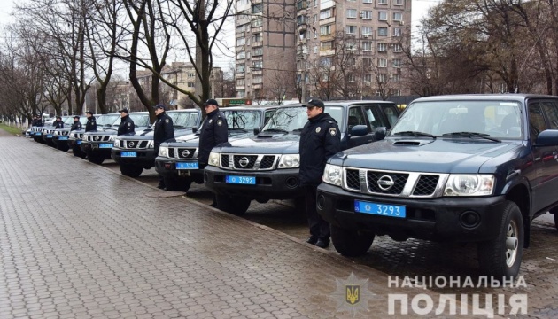 Поліція Донеччини отримала від Євросоюзу 20 автомобілів Nissan