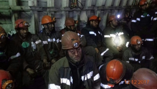 На шахті «Мирноградвугілля» - підземний протест, гірники вимагають зарплату