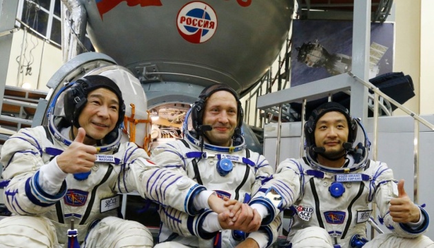 Космічний корабель з японськими туристами приземлився у Казахстані
