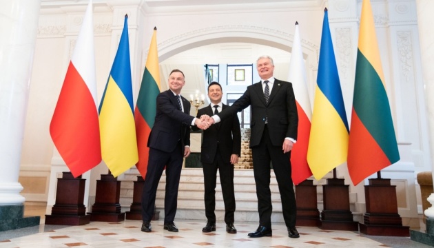 Leaders of Ukraine, Poland, Lithuania meet in Carpathians