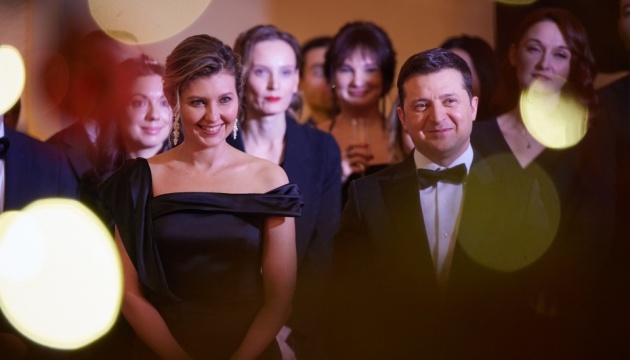 Президент і перша леді привітали українських дипломатів з професійним святом