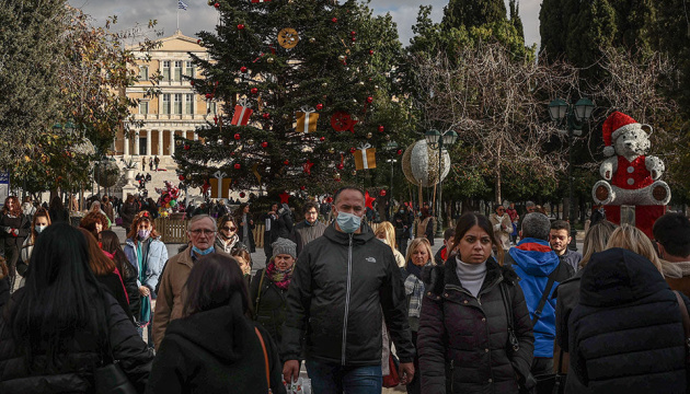 Греція запроваджує маски на вулиці та скасовує новорічні гуляння