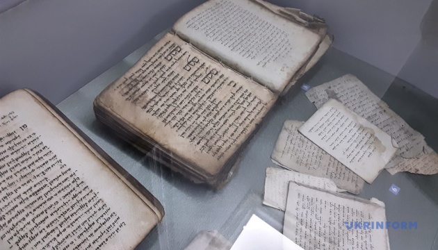 На Прикарпатті за підтримки ЄС оцифрують унікальну спадщину галицьких караїмів