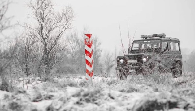 Из Беларуси в Польшу снова прорывались мигранты – повредили «колючку» на границе