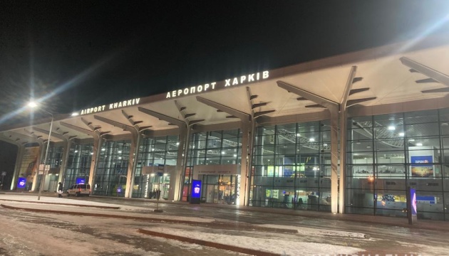 Аеропорти Харкова та Дніпра призупинили роботу – ЗМІ